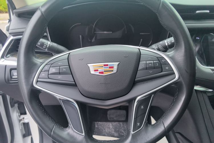 Used Cadillac XT5 2016 28T Four-Wheel Drive Luxury Model Steering Wheel