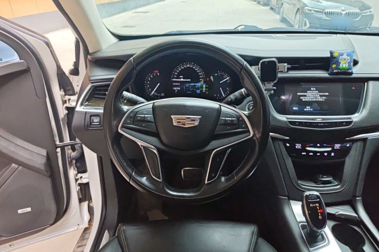 Used Cadillac XT5 2016 25T Luxury Model Steering Wheel