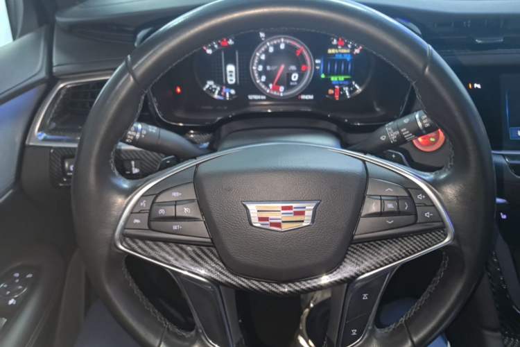 Used Cadillac XT5 2016 25T Luxury Model Steering Wheel