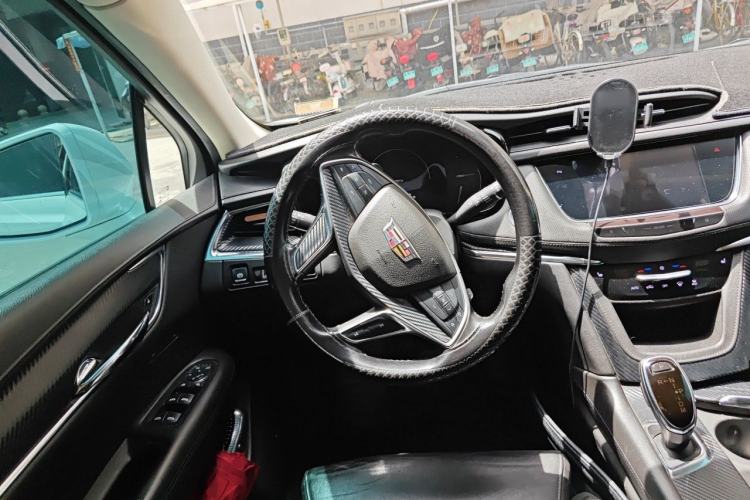 Used Cadillac XT5 2016 28T Four-Wheel Drive Luxury Model Steering Wheel