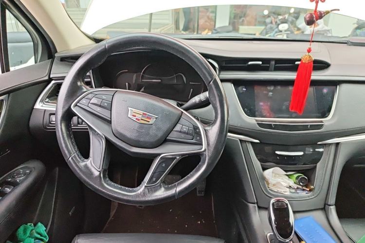 Used Cadillac XT5 2016 25T Luxury Model Steering Wheel