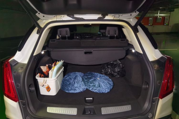 Used Cadillac XT5 2016 25T Luxury Model Trunk