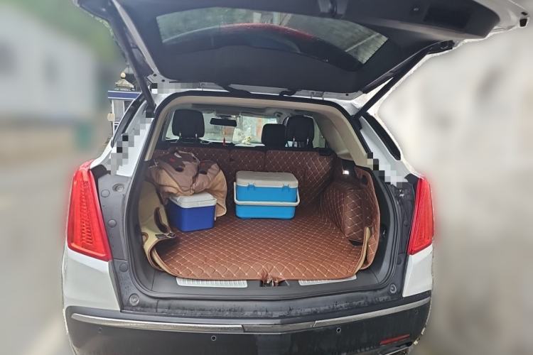 Used Cadillac XT5 2016 25T Luxury Model Trunk
