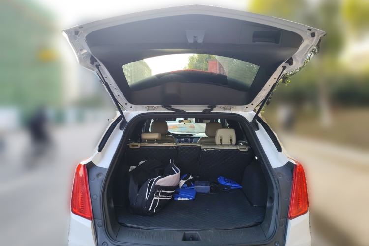 Used Cadillac XT5 2016 25T Tech Edition Trunk