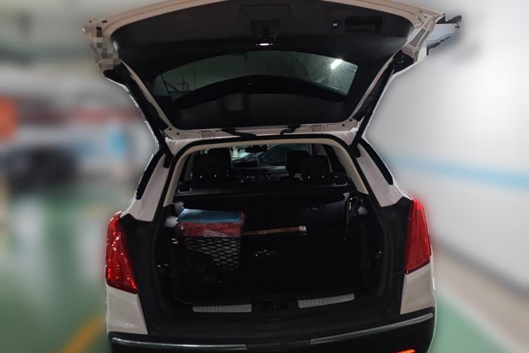 Used Cadillac XT5 2016 25T Luxury Model Trunk