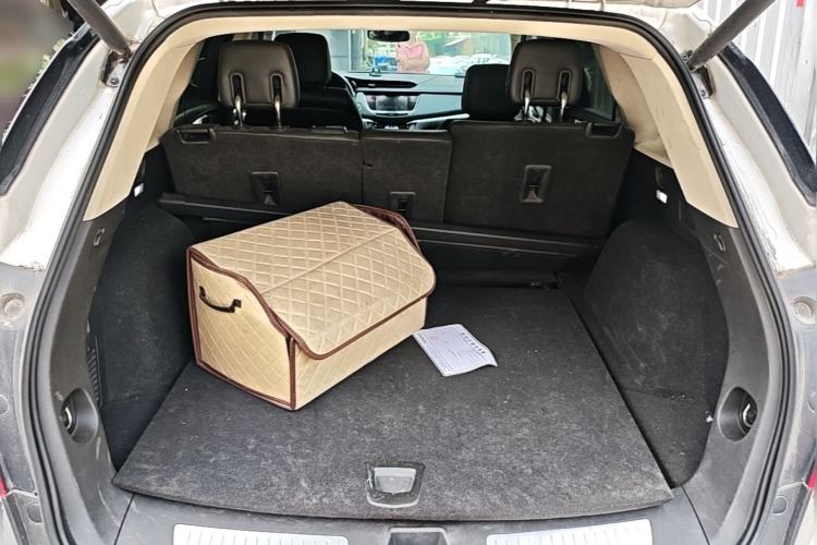 Used Cadillac XT5 2016 25T Luxury Model Trunk