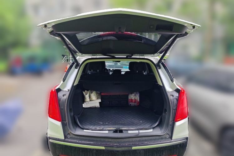 Used Cadillac XT5 2016 25T Luxury Model Trunk