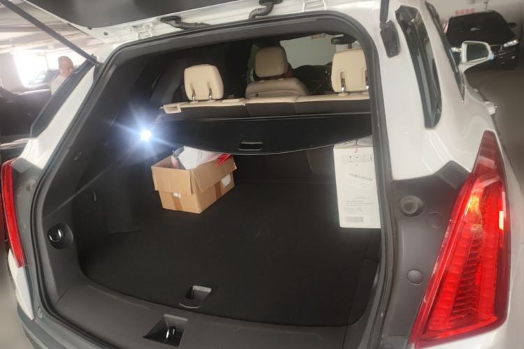 Used Cadillac XT5 2016 25T Tech Edition Trunk