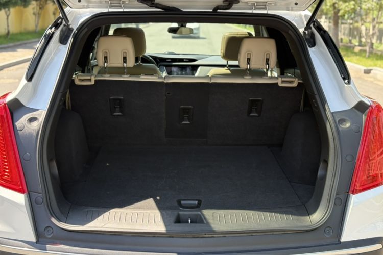 Used Cadillac XT5 2016 25T Tech Edition Trunk