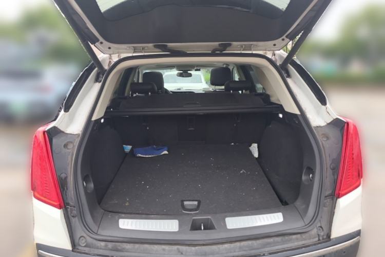 Used Cadillac XT5 2016 25T Luxury Model Trunk