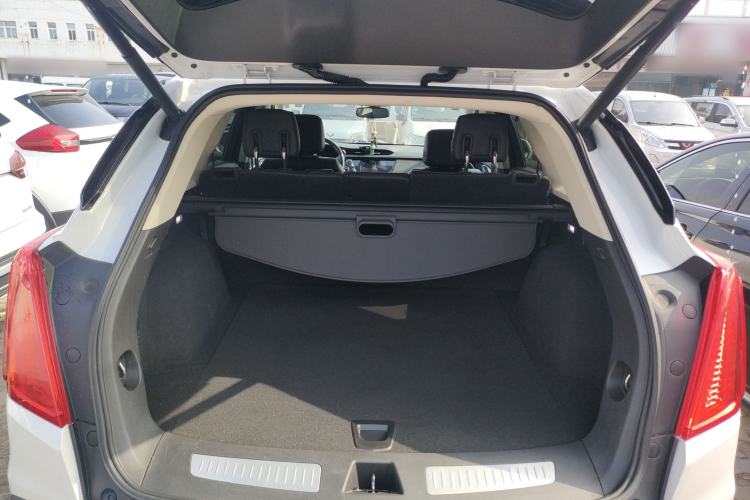 Used Cadillac XT5 2016 25T Luxury Model Trunk