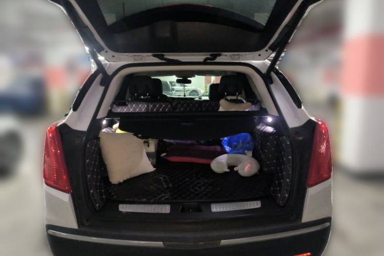 Used Cadillac XT5 2016 25T Luxury Model Trunk