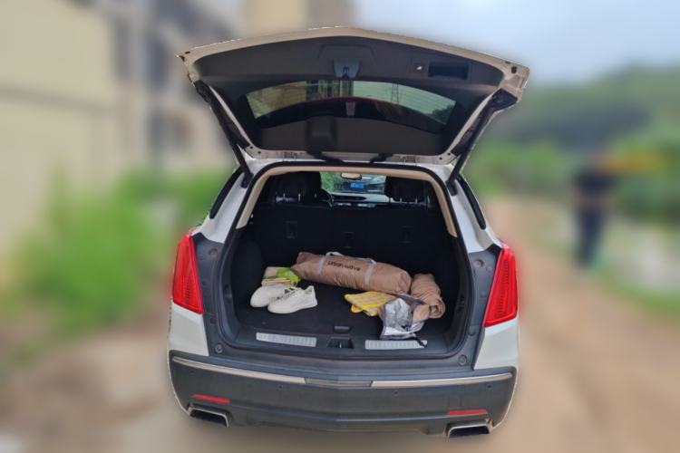 Used Cadillac XT5 2016 25T Luxury Model Trunk