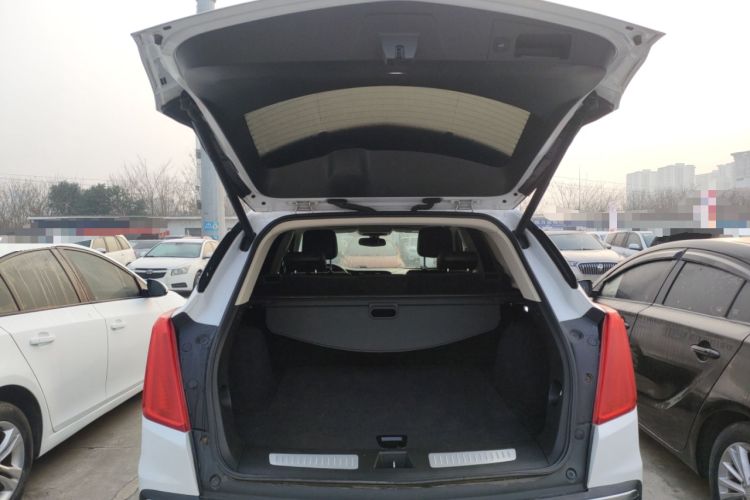 Used Cadillac XT5 2016 25T Luxury Model Trunk