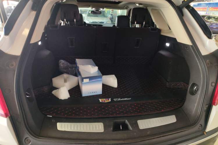Used Cadillac XT5 2016 28T Four-Wheel Drive Luxury Model Trunk