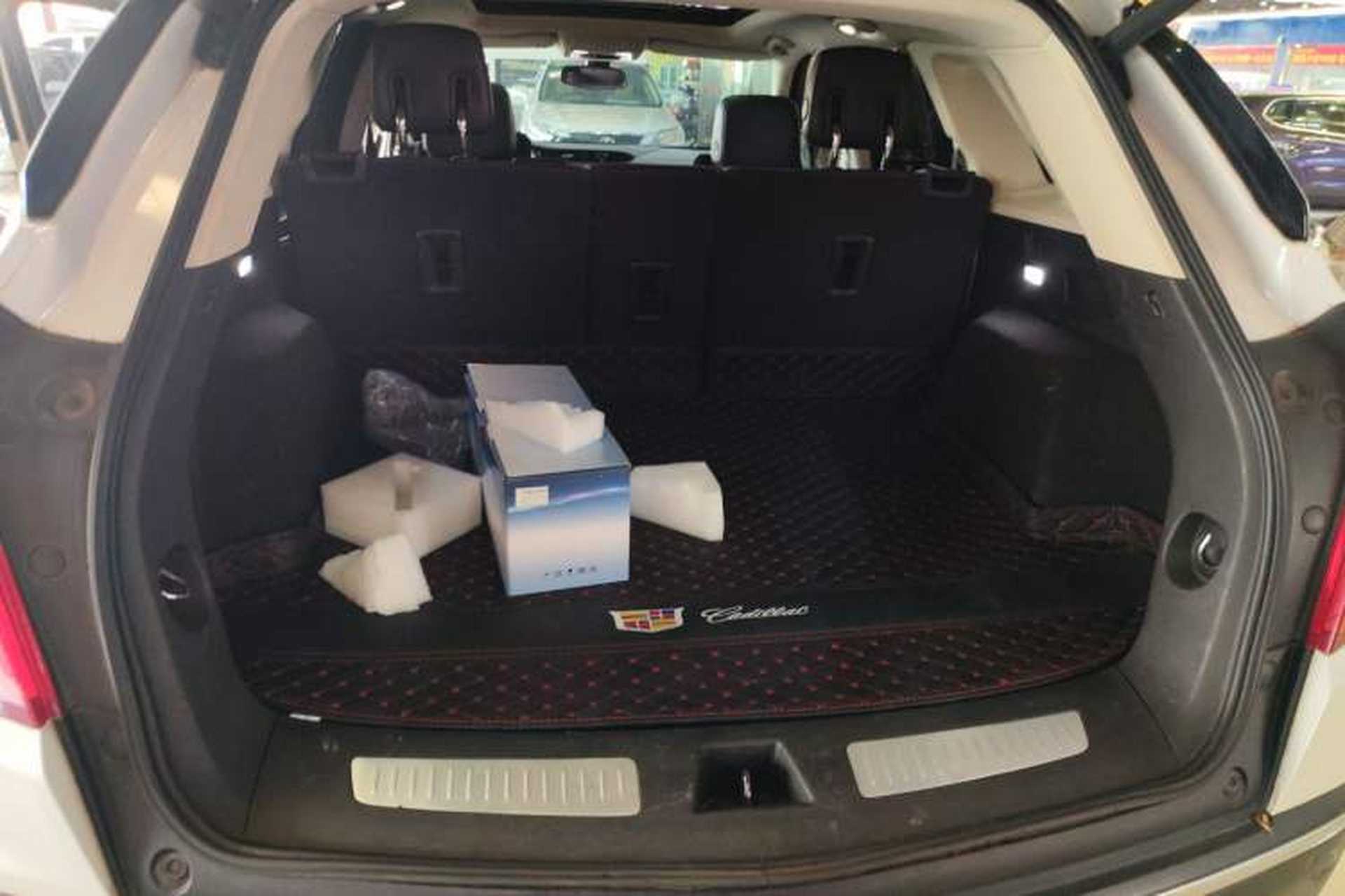 Used Cadillac XT5 2016 28T Four-Wheel Drive Luxury Model Trunk