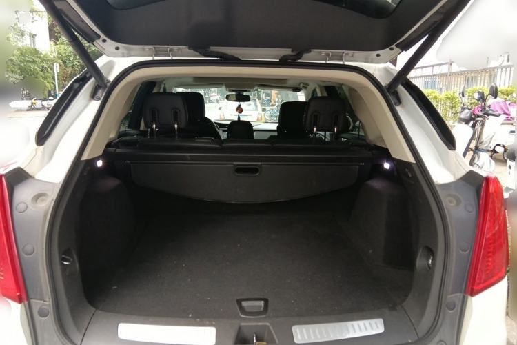 Used Cadillac XT5 2016 25T Luxury Model Trunk