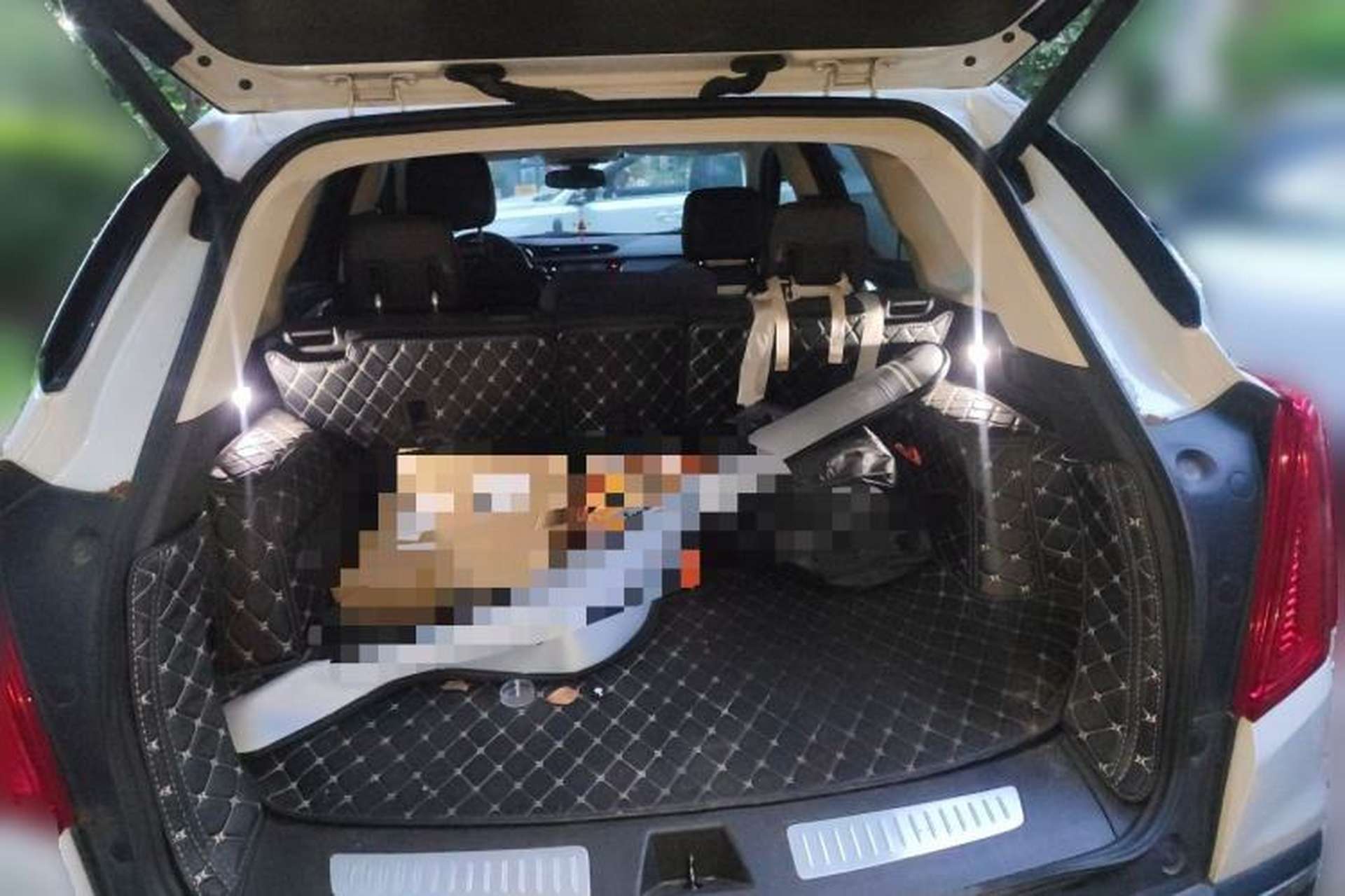 Used Cadillac XT5 2016 25T Luxury Model Trunk