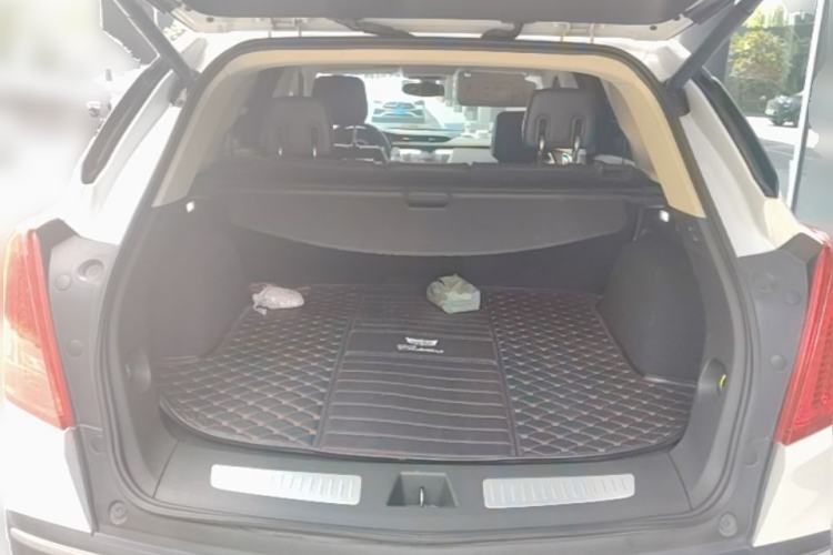 Used Cadillac XT5 2016 28T Four-Wheel Drive Luxury Model Trunk