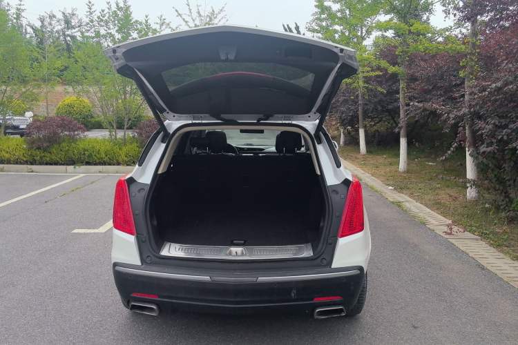 Used Cadillac XT5 2016 28T Four-Wheel Drive Luxury Model Trunk