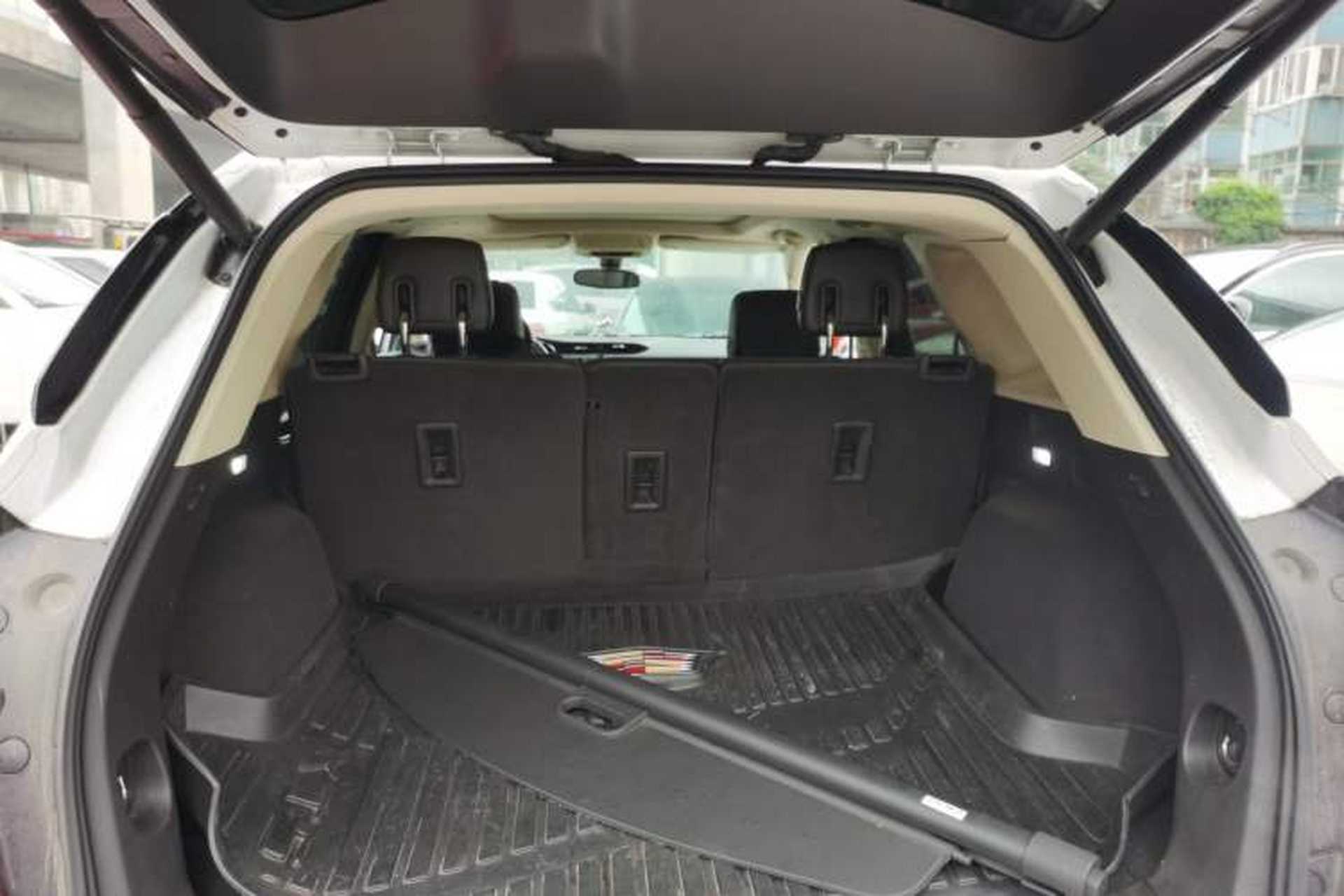 Used Cadillac XT5 2016 25T Luxury Model Trunk