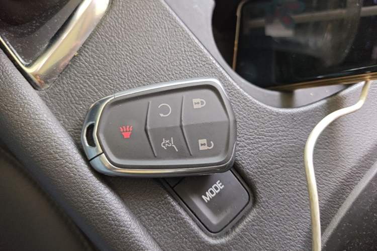 Used Cadillac XT5 2016 25T Luxury Model Vehicle Key