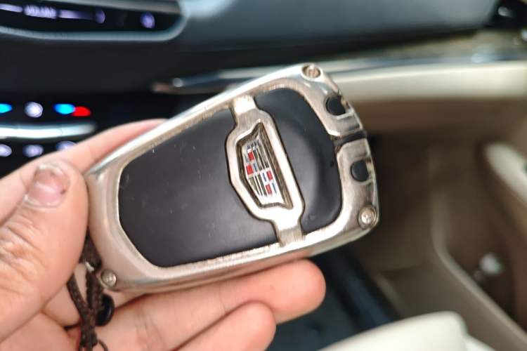 Used Cadillac XT5 2016 25T Tech Edition Vehicle Key
