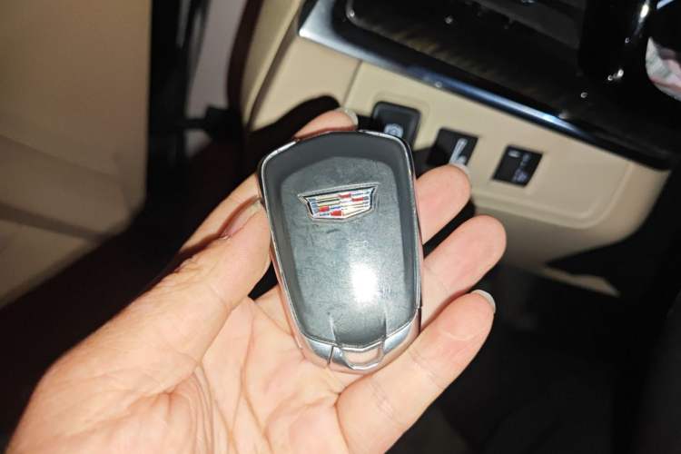 Used Cadillac XT5 2016 25T Tech Edition Vehicle Key