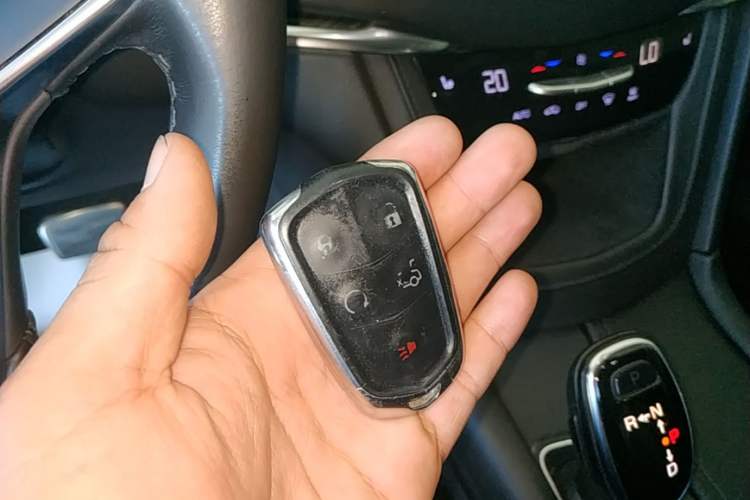 Used Cadillac XT5 2016 25T Luxury Model Vehicle Key