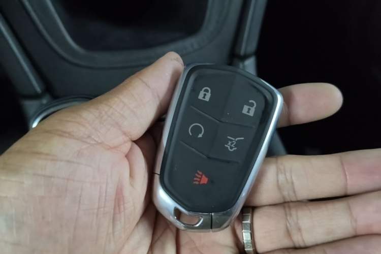 Used Cadillac XT5 2016 25T Luxury Model Vehicle Key