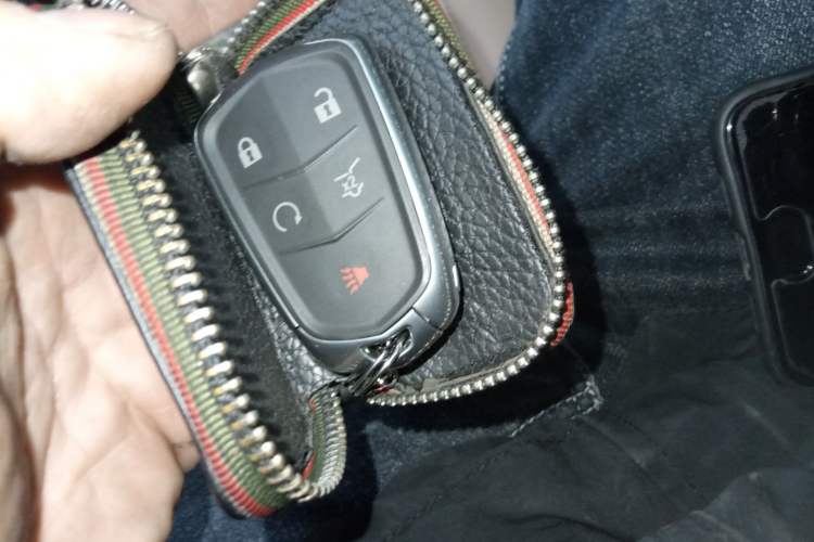 Used Cadillac XT5 2016 28T 4x4 Platinum Edition Vehicle Key