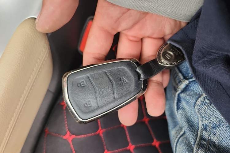 Used Cadillac XT5 2016 25T Tech Edition Vehicle Key