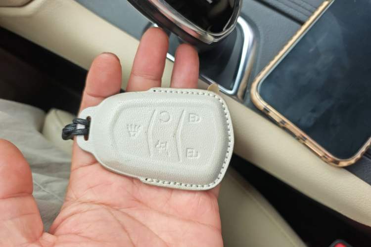 Used Cadillac XT5 2016 25T Tech Edition Vehicle Key