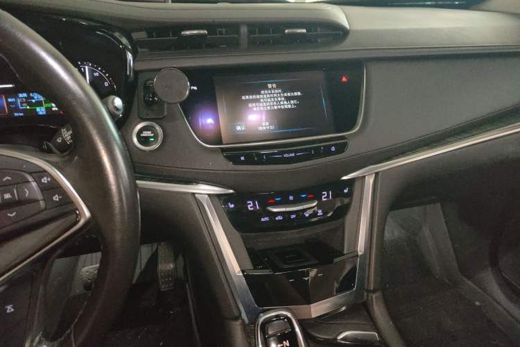 Used Cadillac XT5 2016 25T Luxury Model Audio And AC Panel