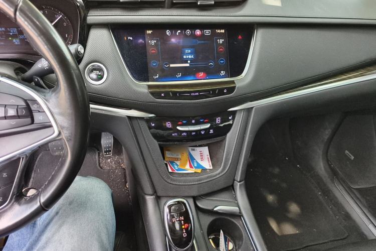 Used Cadillac XT5 2016 25T Luxury Model Audio And AC Panel