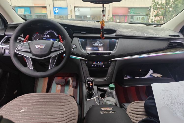 Used Cadillac XT5 2016 28T Four-Wheel Drive Luxury Model Center Console