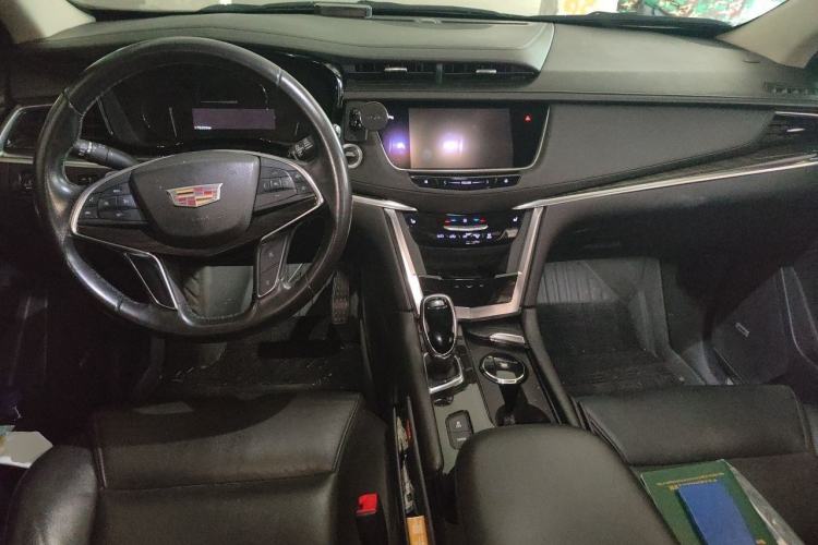 Used Cadillac XT5 2016 25T Luxury Model Center Console