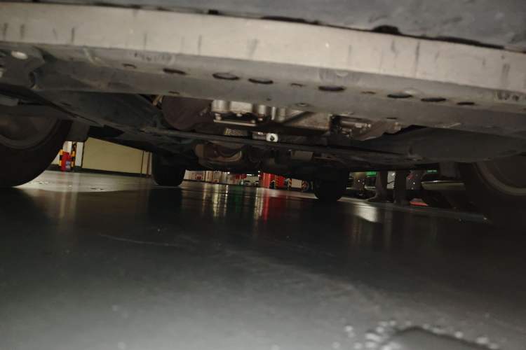 Used Cadillac XT5 2016 28T Four-Wheel Drive Tech Version Chassis Front