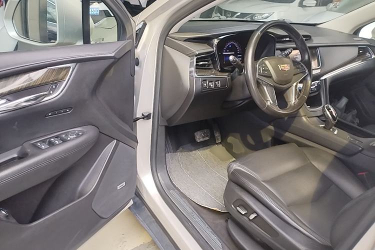 Used Cadillac XT5 2016 25T Luxury Model Driver Seat