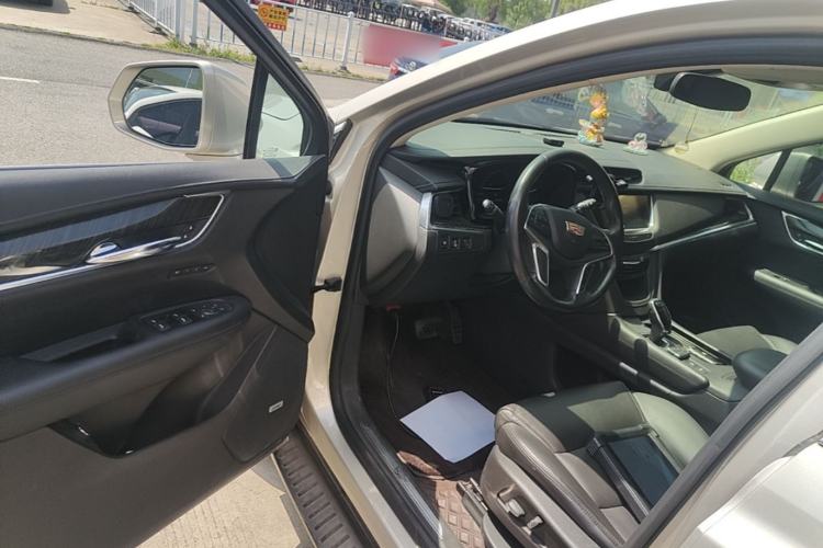 Used Cadillac XT5 2016 25T Luxury Model Driver Seat