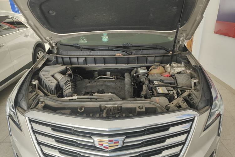 Used Cadillac XT5 2016 25T Luxury Model Engine Bay
