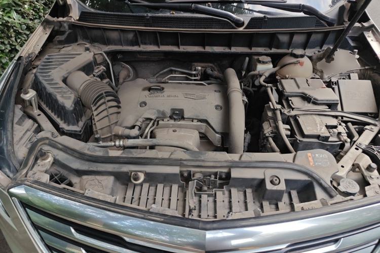 Used Cadillac XT5 2016 25T Tech Edition Engine Bay