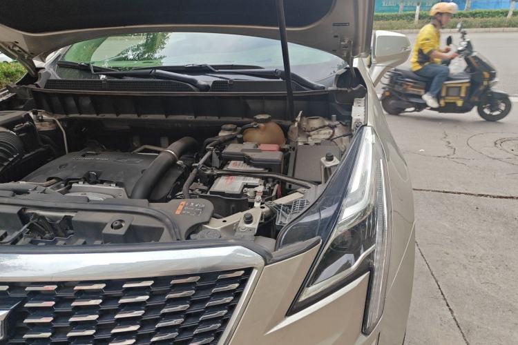 Used Cadillac XT5 2016 28T Four-Wheel Drive Luxury Model Engine Bay Left