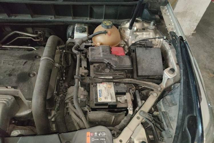 Used Cadillac XT5 2016 25T Luxury Model Engine Bay Left