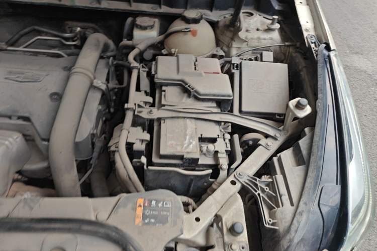 Used Cadillac XT5 2016 25T Tech Edition Engine Bay Left