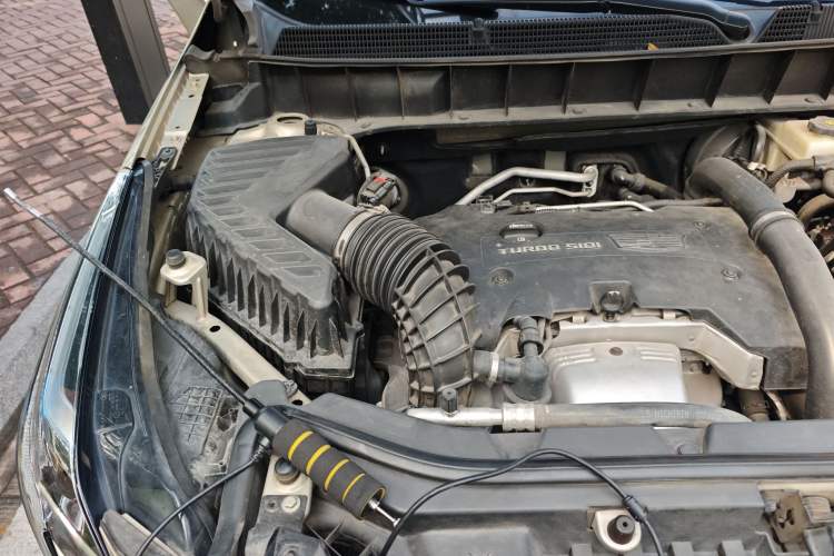Used Cadillac XT5 2016 28T Four-Wheel Drive Tech Version Engine Bay Right