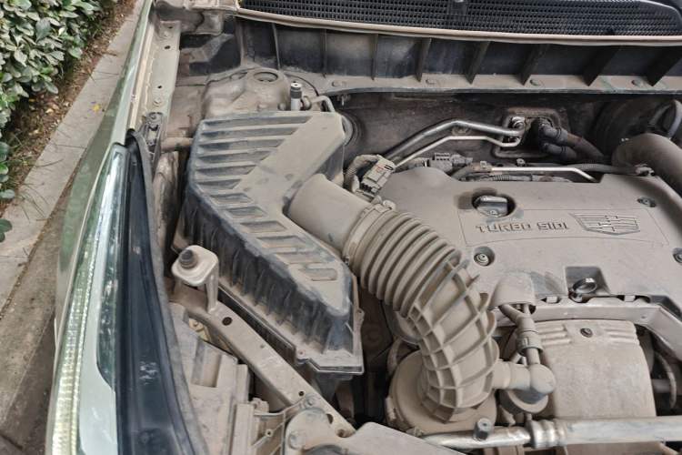 Used Cadillac XT5 2016 25T Tech Edition Engine Bay Right
