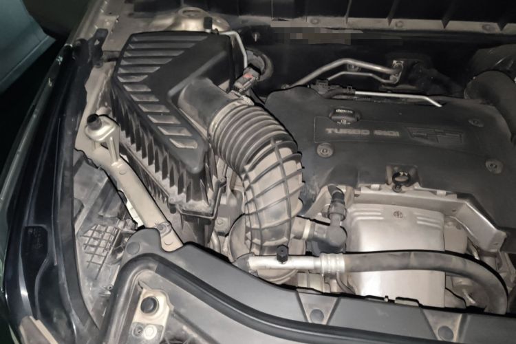 Used Cadillac XT5 2016 28T Four-Wheel Drive Luxury Model Engine Bay Right