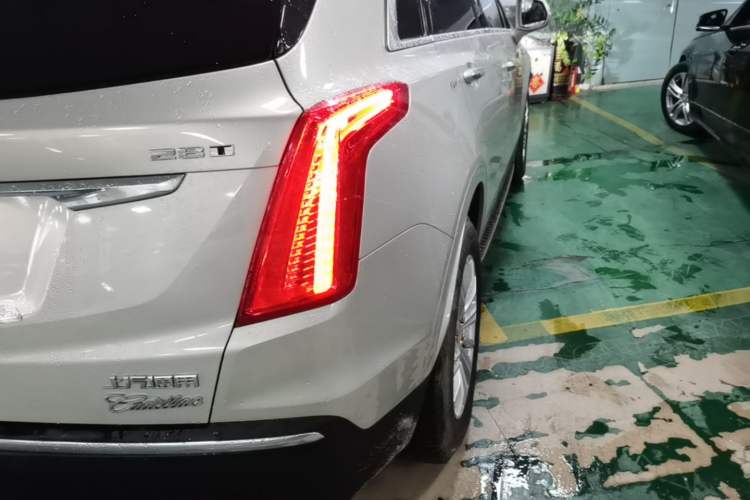 Used Cadillac XT5 2016 28T Four-Wheel Drive Tech Version Exterior 3
