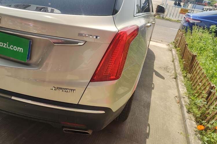 Used Cadillac XT5 2016 25T Luxury Model Exterior 3